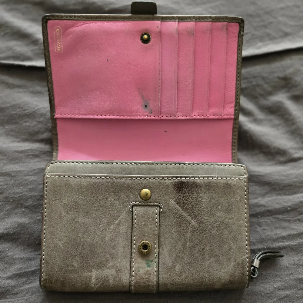 Vintage Coach Gray Leather Buckle Snap Folding Wallet - Picture 3 of 5